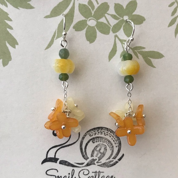 Sweet Osmanthus Chain Earring - Picture 3 of 4